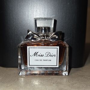 Miss Dior Eau de Parfum 5ml .17 oz